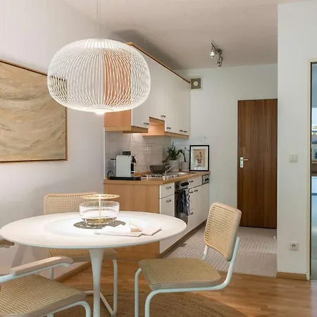 Quiet 1br Retreat Right By Isar River *
